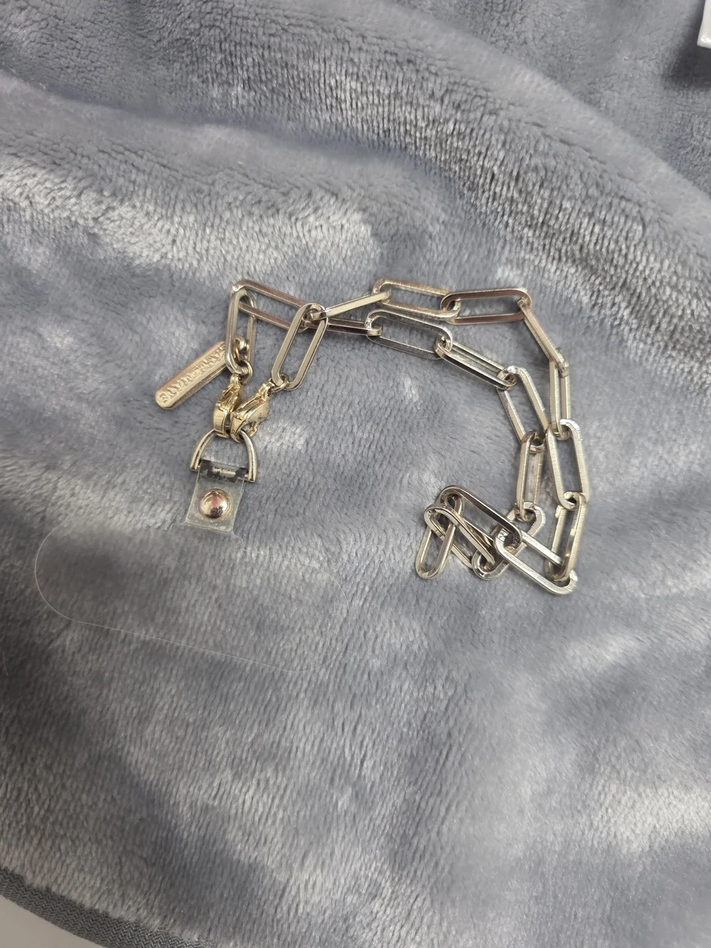 Set Of Phone Chain Holders